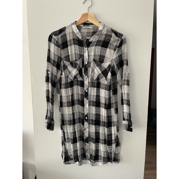 Button-Down Plaid Shirt - Picture 1 of 3